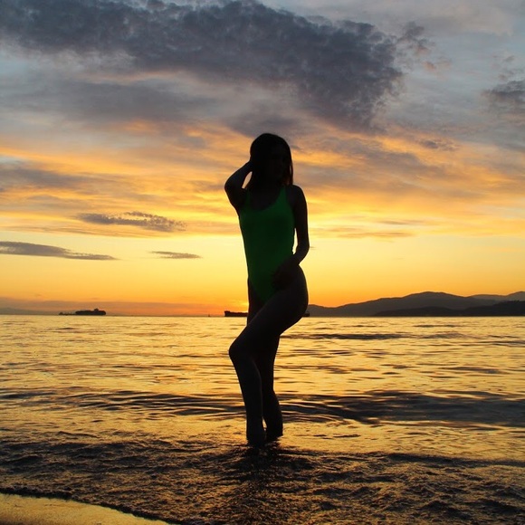 Meet your Posher, Jessica - Picture 1 of 1